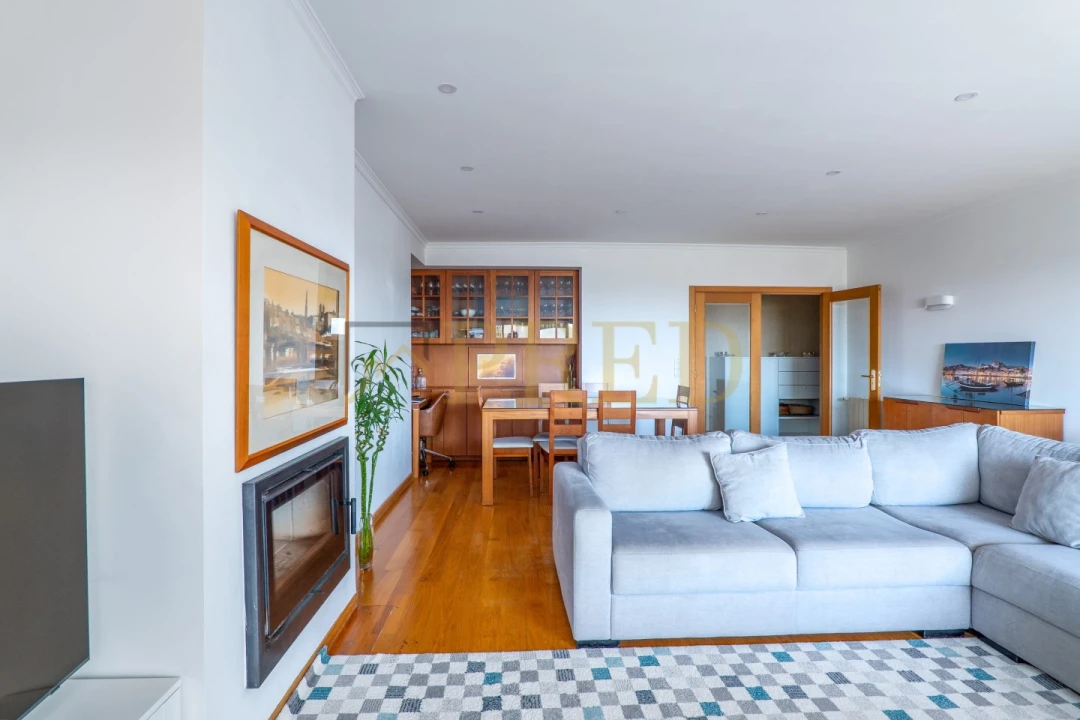 Apartamento T3 para Venda em Mafamude e Vilar do Paraíso Foto 7