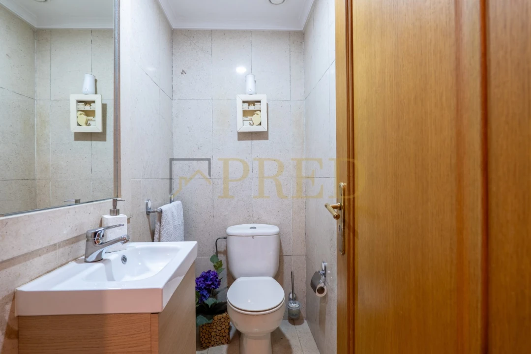 Apartamento T3 para Venda em Mafamude e Vilar do Paraíso Foto 17