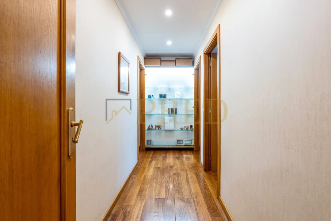 Apartamento T3 para Venda em Mafamude e Vilar do Paraíso Foto 18