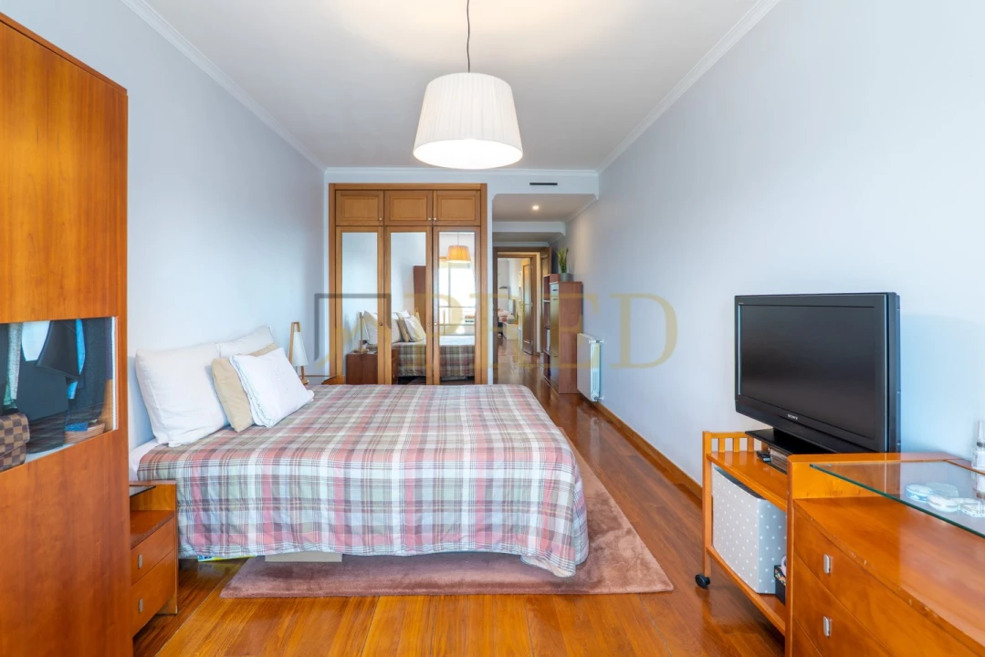Apartamento T3 para Venda em Mafamude e Vilar do Paraíso Foto 26