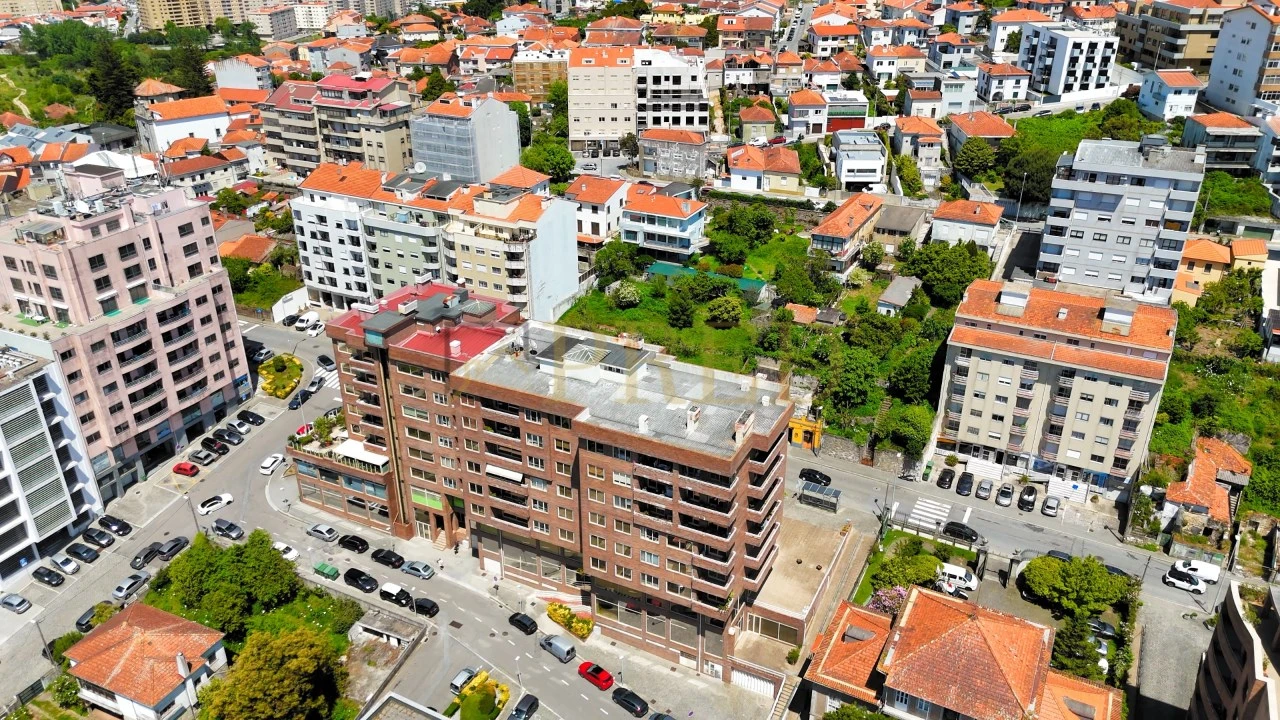 Apartamento T3 para Venda em Mafamude e Vilar do Paraíso Foto 31