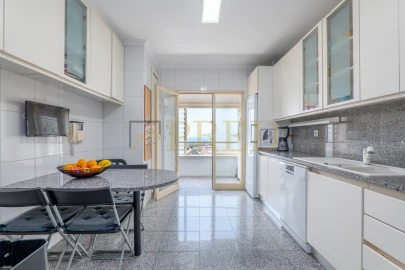 Apartamento T3 para Venda em Mafamude e Vilar do Paraíso