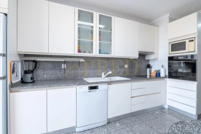 Apartamento T3 para Venda em Mafamude e Vilar do Paraíso