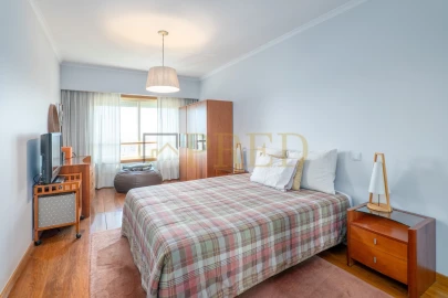 Apartamento T3 para Venda em Mafamude e Vilar do Paraíso