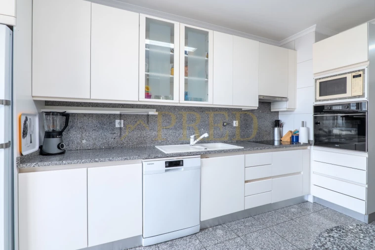 Apartamento T3 para Venda em Mafamude e Vilar do Paraíso Foto 13