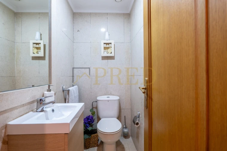 Apartamento T3 para Venda em Mafamude e Vilar do Paraíso Foto 17