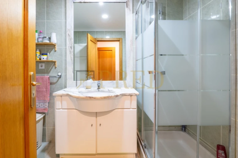 Apartamento T3 para Venda em Mafamude e Vilar do Paraíso Foto 24
