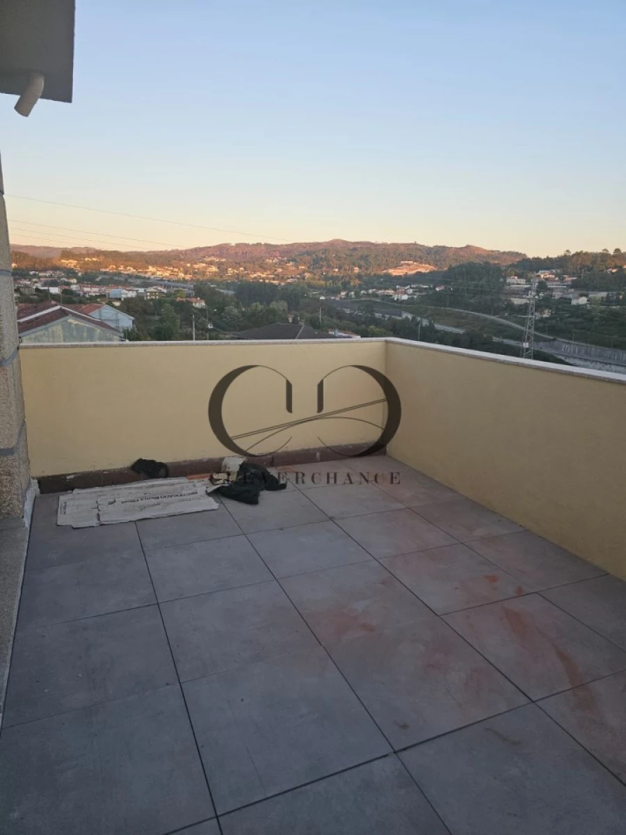 Apartamento T2 para Venda em Fafe Foto 5