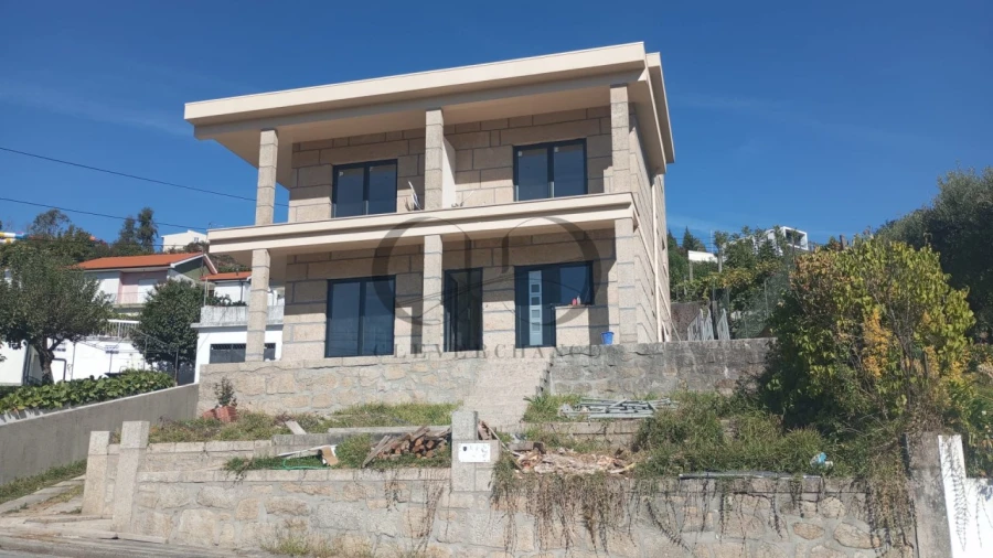 Apartamento T1 para Venda em Fafe Foto 2