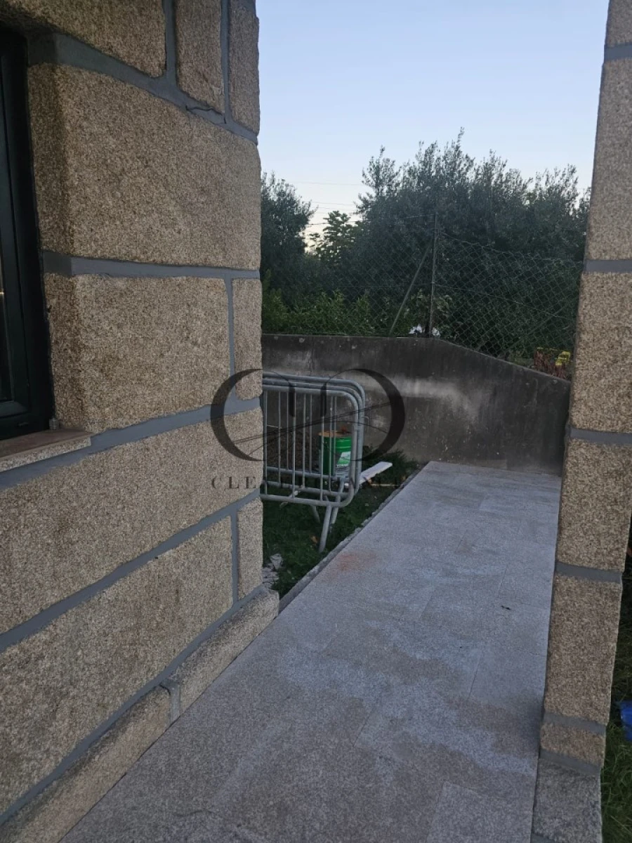 Apartamento T1 para Venda em Fafe Foto 5