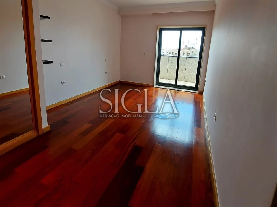 Apartamento T2 para Arrendamento em Mafamude e Vilar do Paraíso Foto 14