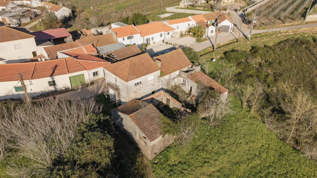 Moradia T2 para Venda em Alvorninha Foto 3