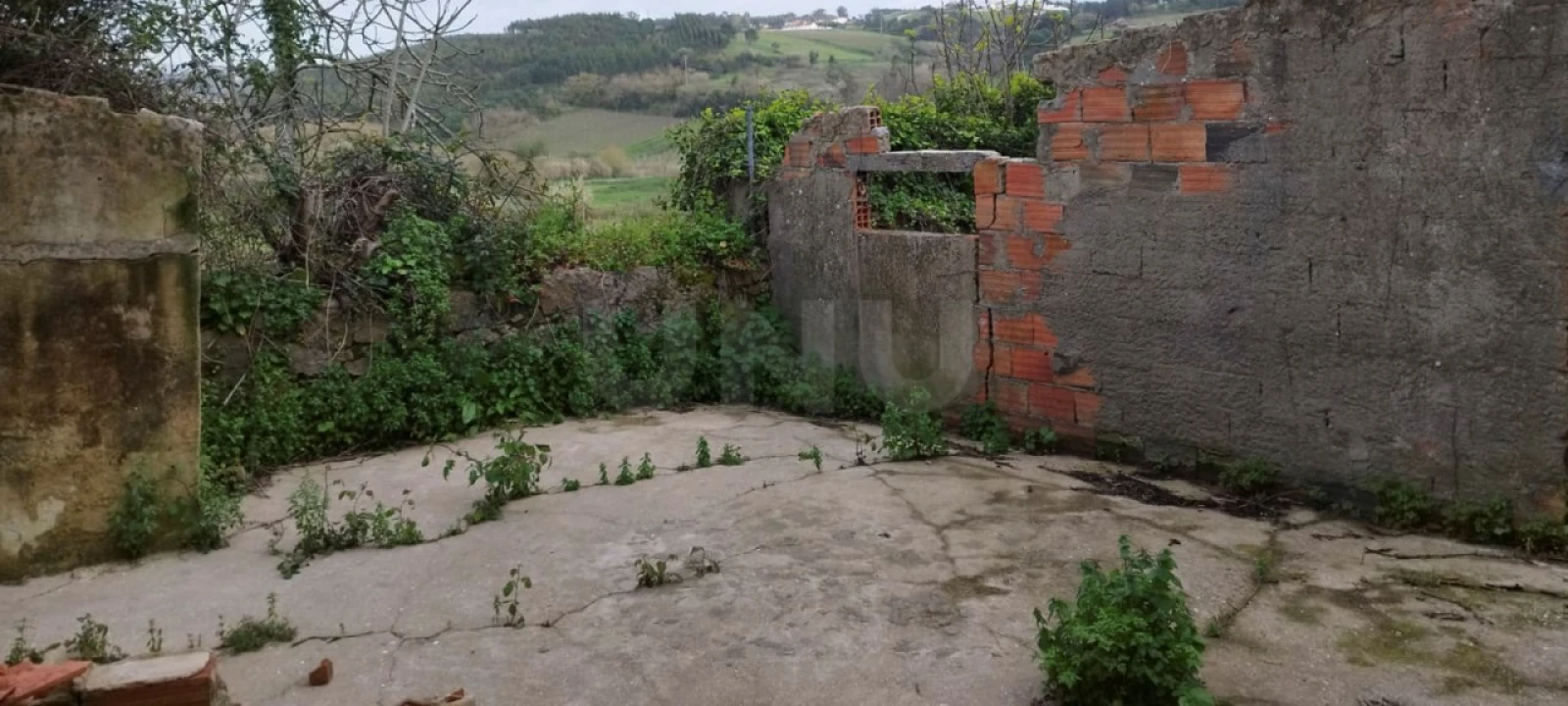 Moradia T2 para Venda em Alvorninha Foto 18