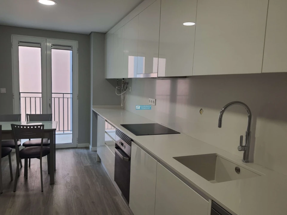 Apartamento T2 para Venda em Funchal (Se) Foto 8
