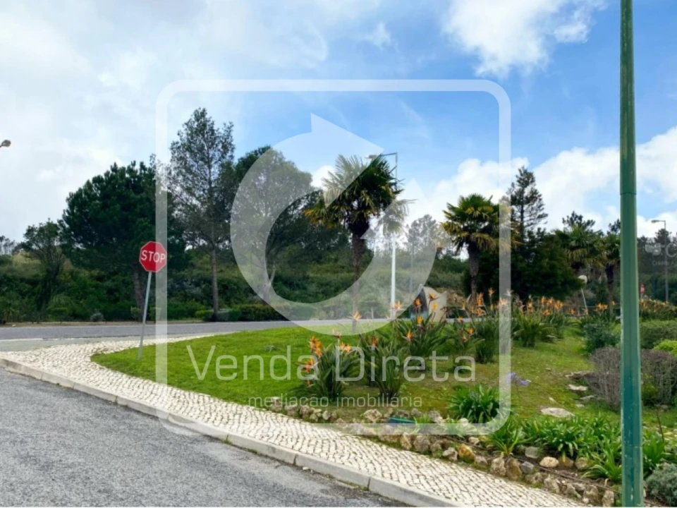 Terreno para Venda em Queluz e Belas Foto 1