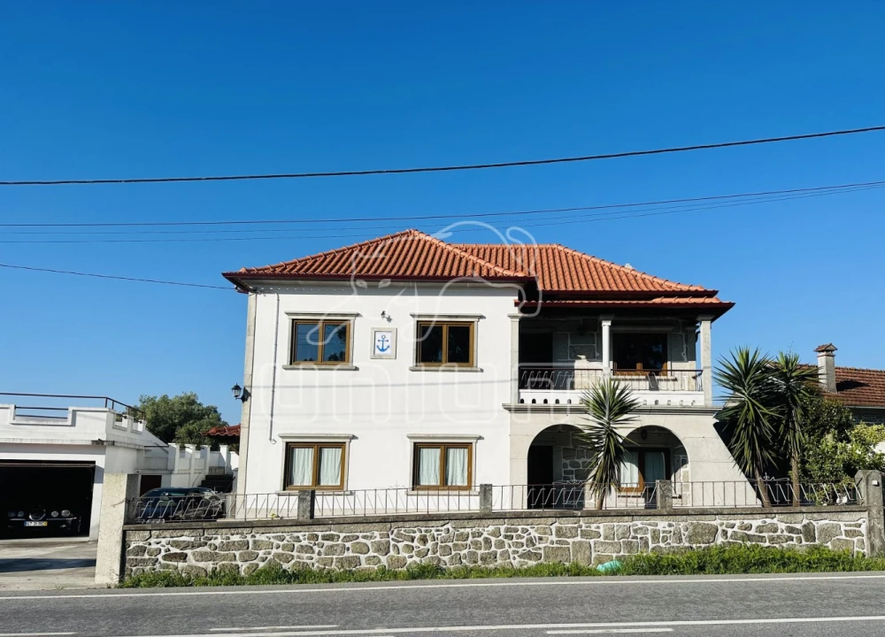 Moradia T5 para Venda em Mazarefes e Vila Fria Foto 2