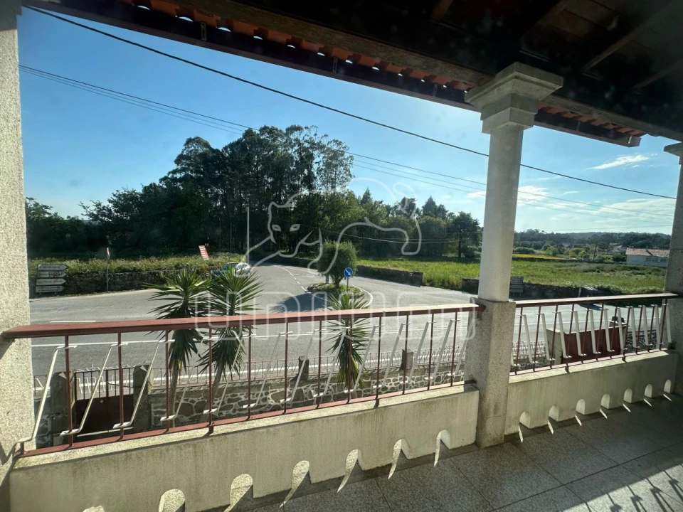 Moradia T5 para Venda em Mazarefes e Vila Fria Foto 4