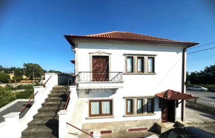 Moradia T5 para Venda em Mazarefes e Vila Fria