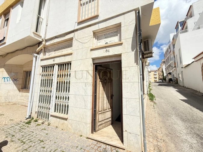 Loja para Venda em Lagos (São Sebastião e Santa Maria)