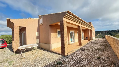 Moradia T3 para Venda em Luz