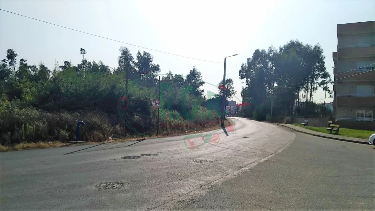 Terreno para Venda em Baguim do Monte (Rio Tinto) Foto 3