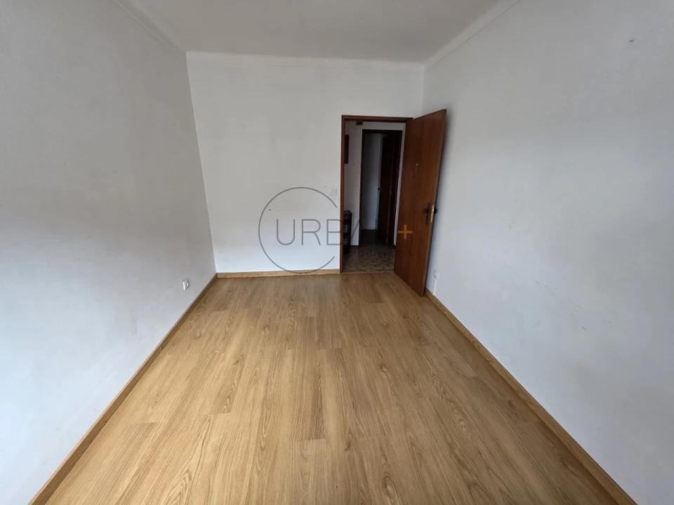 Apartamento T2 para Venda em Viseu Foto 11