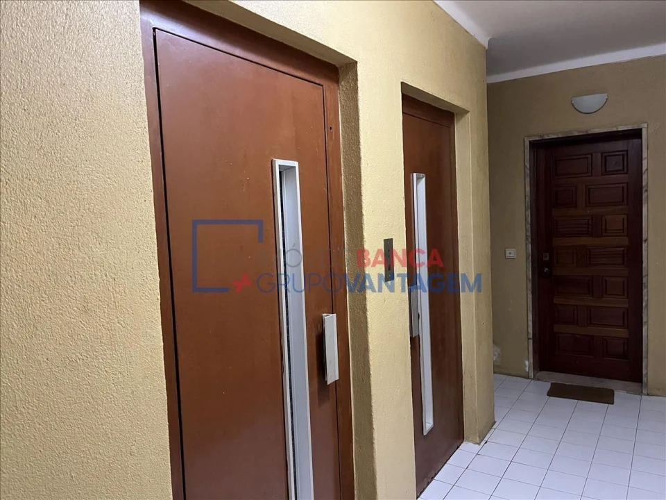 Apartamento T2 para Venda em Agualva e Mira-Sintra Foto 3