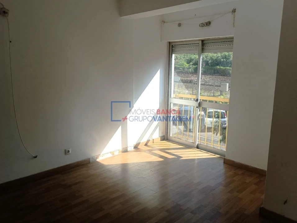Apartamento T2 para Venda em Agualva e Mira-Sintra Foto 16