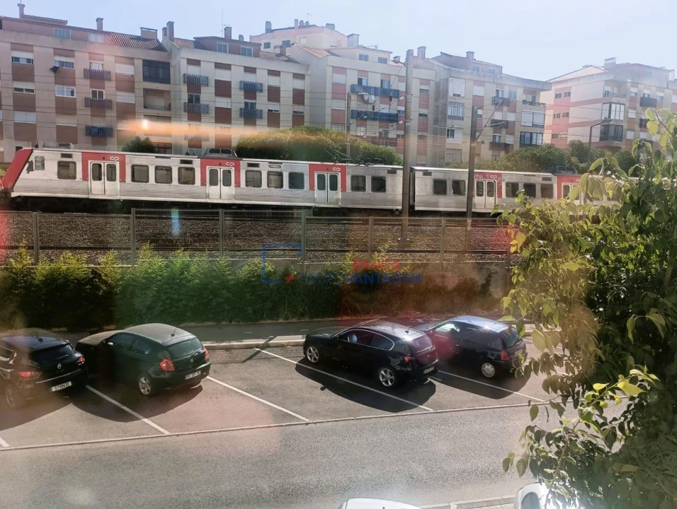 Apartamento T2 para Venda em Agualva e Mira-Sintra Foto 28