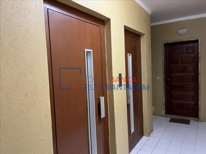 Apartamento T2 para Venda em Agualva e Mira-Sintra Foto 3