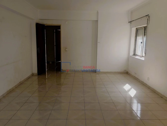 Apartamento T2 para Venda em Agualva e Mira-Sintra Foto 10