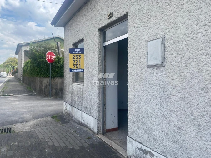 Loja para Arrendamento em Soutelo Foto 1