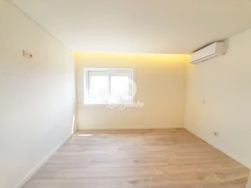 Apartamento T3 para Venda em Vila Nova de Famalicão e Calendário
