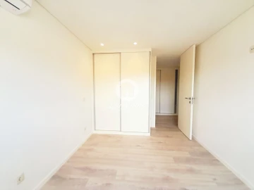 Apartamento T3 para Venda em Vila Nova de Famalicão e Calendário