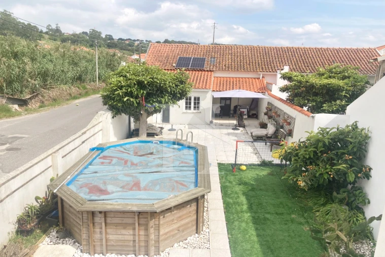 Moradia T2 para Venda em Olho Marinho Foto 3