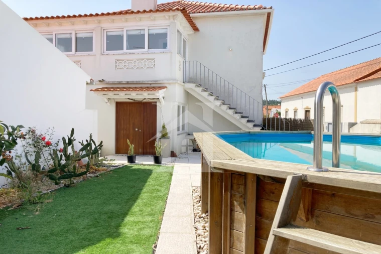 Moradia T2 para Venda em Olho Marinho Foto 1