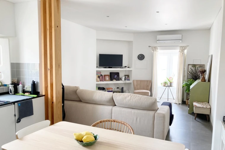 Moradia T2 para Venda em Olho Marinho Foto 8