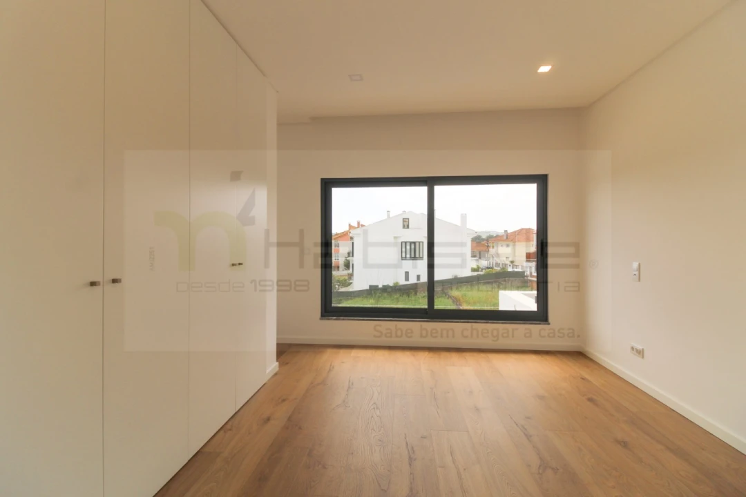 Moradia T4 para Venda em Loures Foto 32