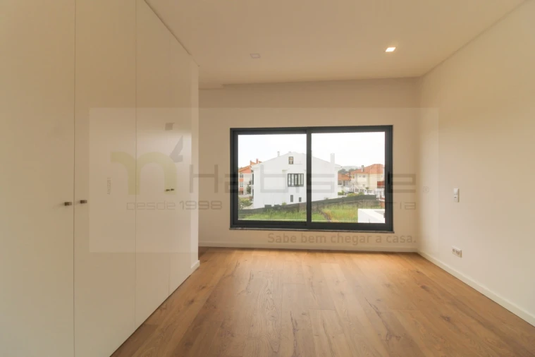 Moradia T4 para Venda em Loures Foto 32