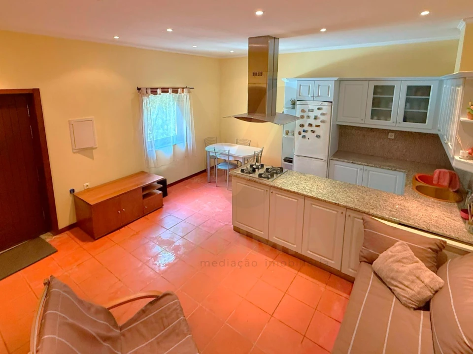 Moradia T3 para Venda em Bárrio e Cepões Foto 13