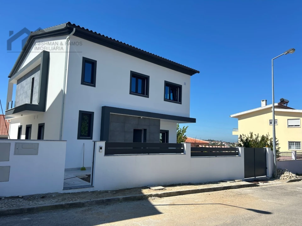 Moradia T3 para Venda em Caparica e Trafaria Foto 5