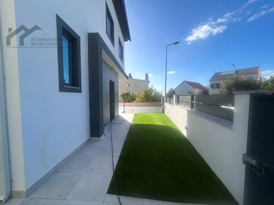 Moradia T3 para Venda em Caparica e Trafaria Foto 42