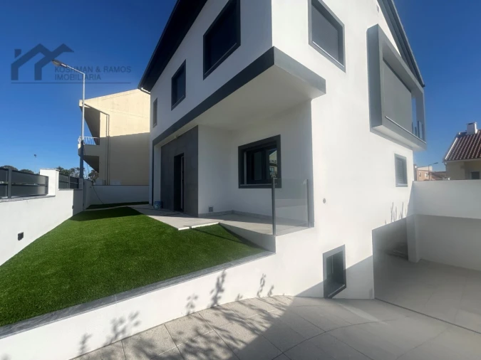 Moradia T3 para Venda em Caparica e Trafaria Foto 3