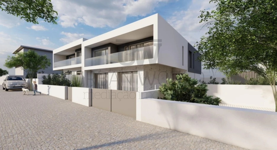 Moradia T4 para Venda em Venda do Pinheiro e Santo Estêvão das Galés Foto 1