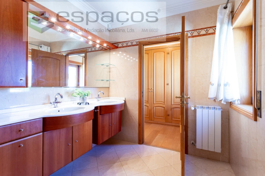 Moradia T4 para Venda em Póvoa de Santa Iria e Forte da Casa Foto 40