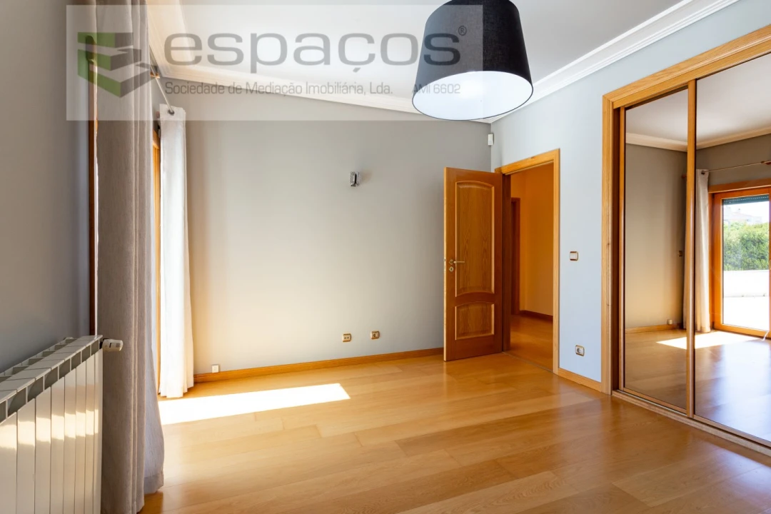 Moradia T4 para Venda em Póvoa de Santa Iria e Forte da Casa Foto 47