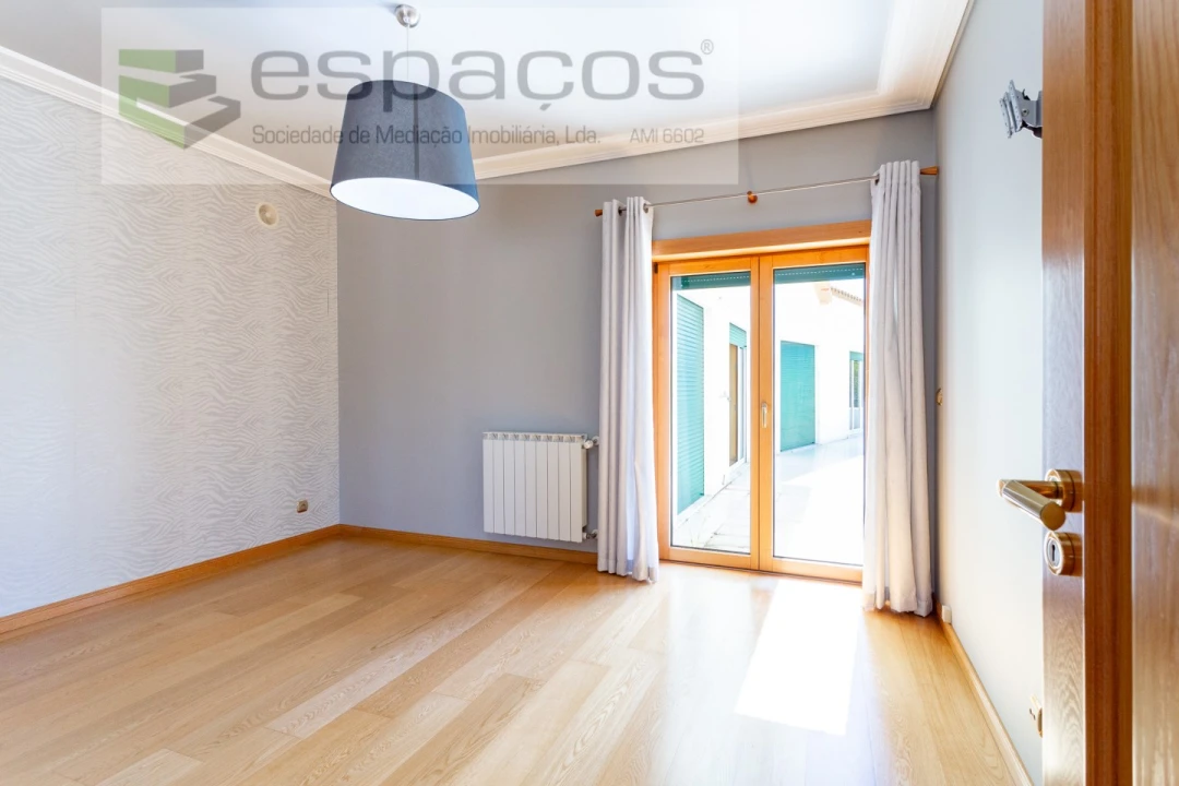 Moradia T4 para Venda em Póvoa de Santa Iria e Forte da Casa Foto 48