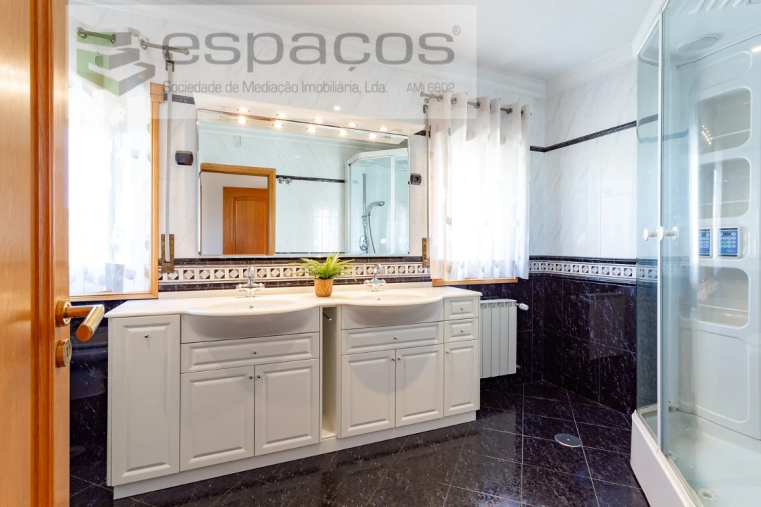 Moradia T4 para Venda em Póvoa de Santa Iria e Forte da Casa Foto 59