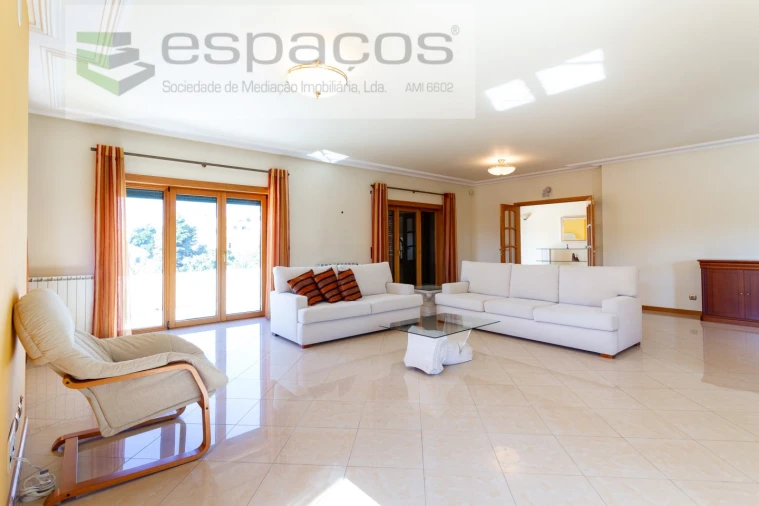 Moradia T4 para Venda em Póvoa de Santa Iria e Forte da Casa Foto 3