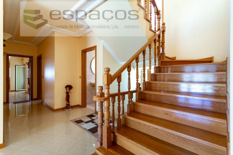 Moradia T4 para Venda em Póvoa de Santa Iria e Forte da Casa Foto 27